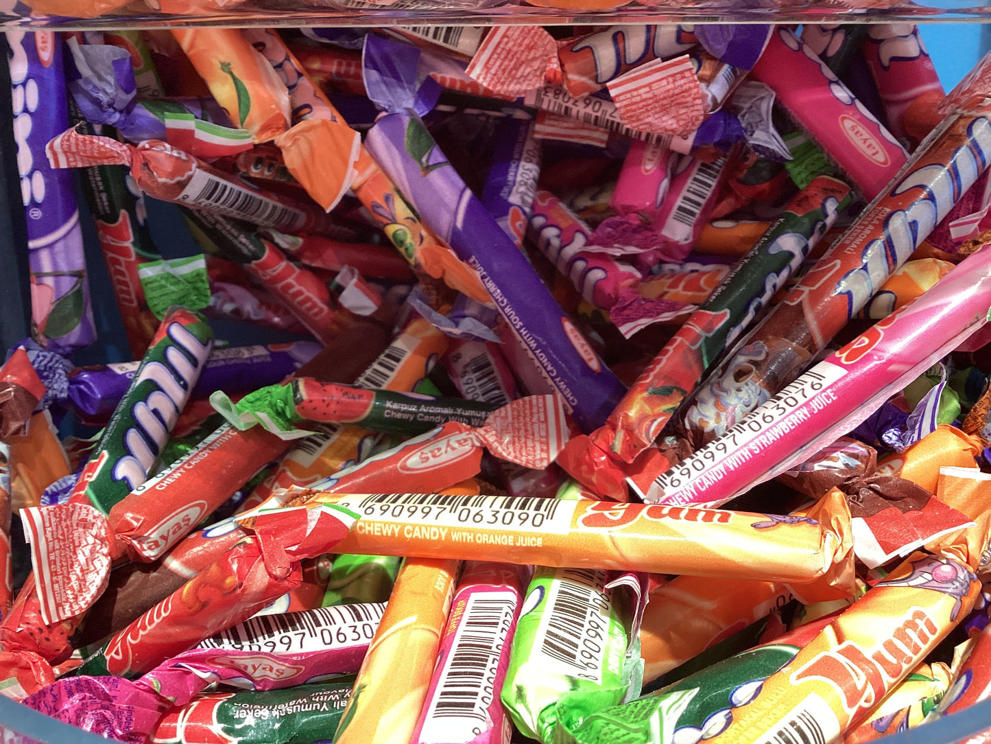 ASSORTED CHEWY CANDY 262221